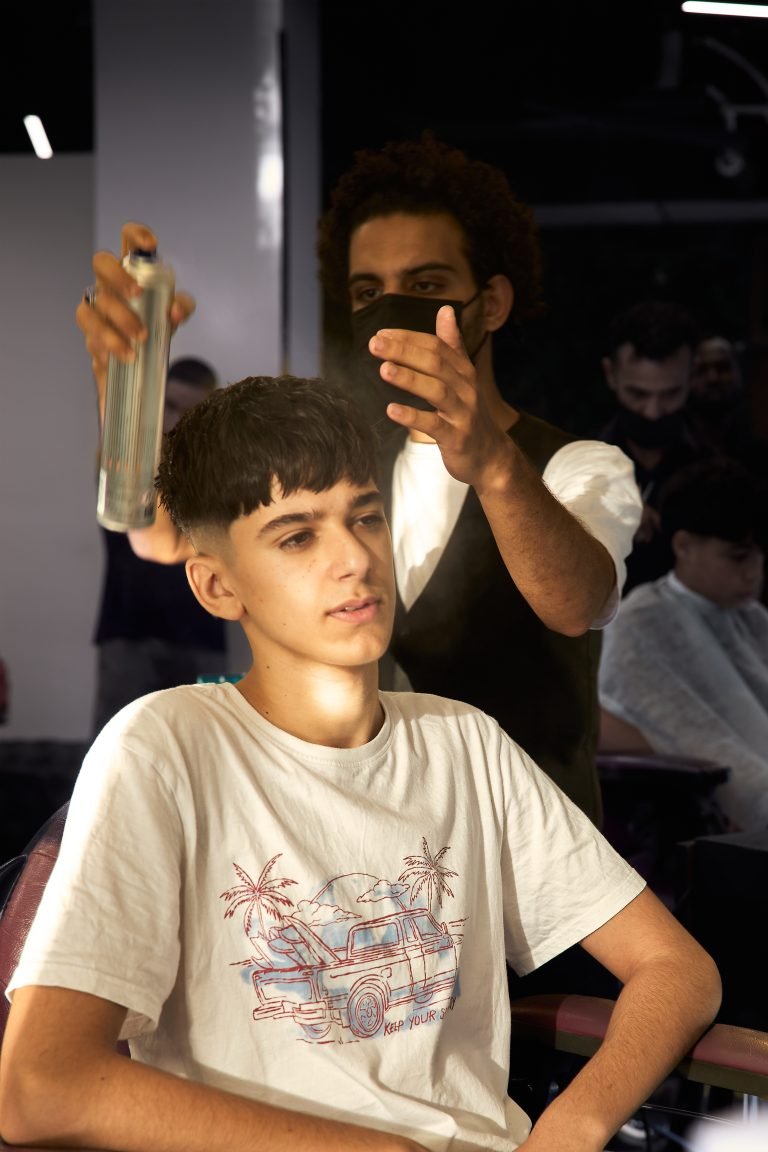 أستخدم جل ولا واكس لشعري؟ الفرق وأفضل نوع يناسبك